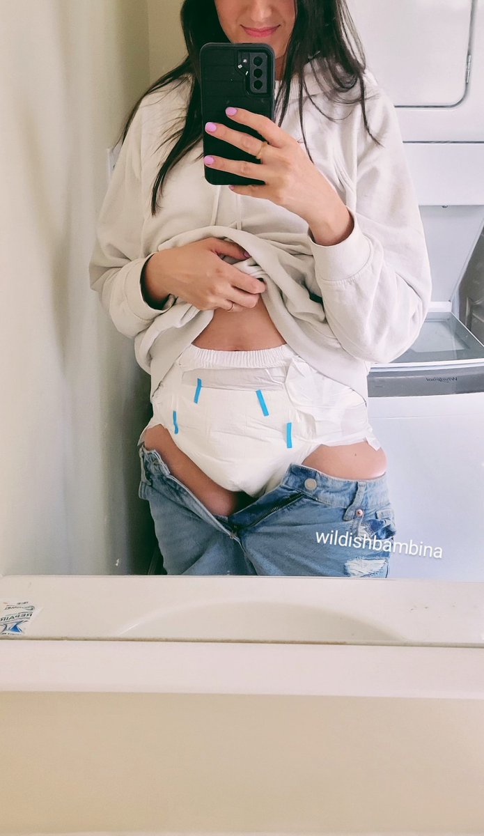 wildishbambina's tweet photo. when daddy asks for a diaper check🤤 https://t.co/4G0iiaJgaq