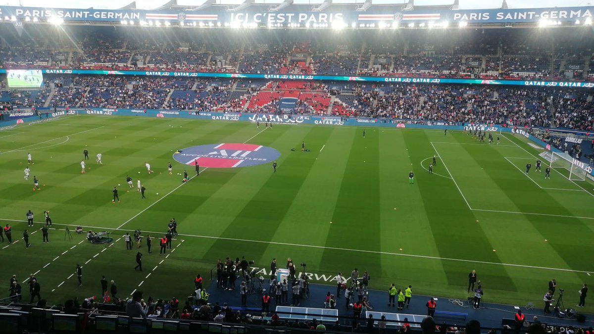 Ce soir, le <a href="/PSG_inside/">Paris Saint-Germain</a> a été grand en invitant pour #PSGOM au Parc dans des conditions exceptionnelles un blessé de guerre @armeedeterre 
Merci à Matthieu Brelle-Andrade et son équipe. Grande classe ! 

<a href="/Armees_Gouv/">Ministère des Armées et des Anciens combattants</a> <a href="/CEMAT_FR/">Chef d'état-major de l'armée de Terre</a> <a href="/CEMA_FR/">Chef d'état-major des armées</a> <a href="/LaCABAT/">Blessés ArméedeTerre</a> #psg #paris