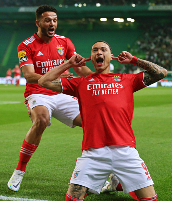 FQk7LzcX0AQmbo2?format=png&name=small