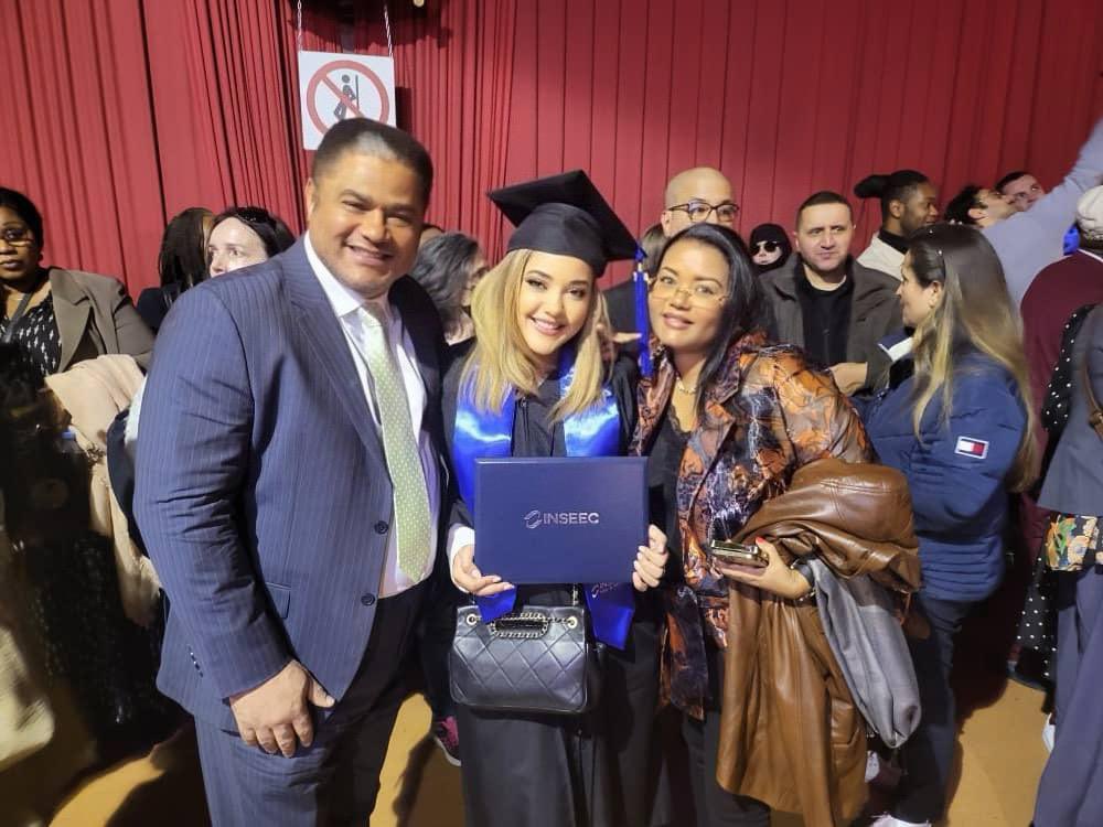 Nous sommes fiers de notre fille Jessica qui nous a honoré avec son Master 1 en Droit des affaires et son Master 2 en management de projets et ingénierie commerciale. Que la main de Dieu demeure sur toi pour la suite mon bébé…❤️🙏🏽