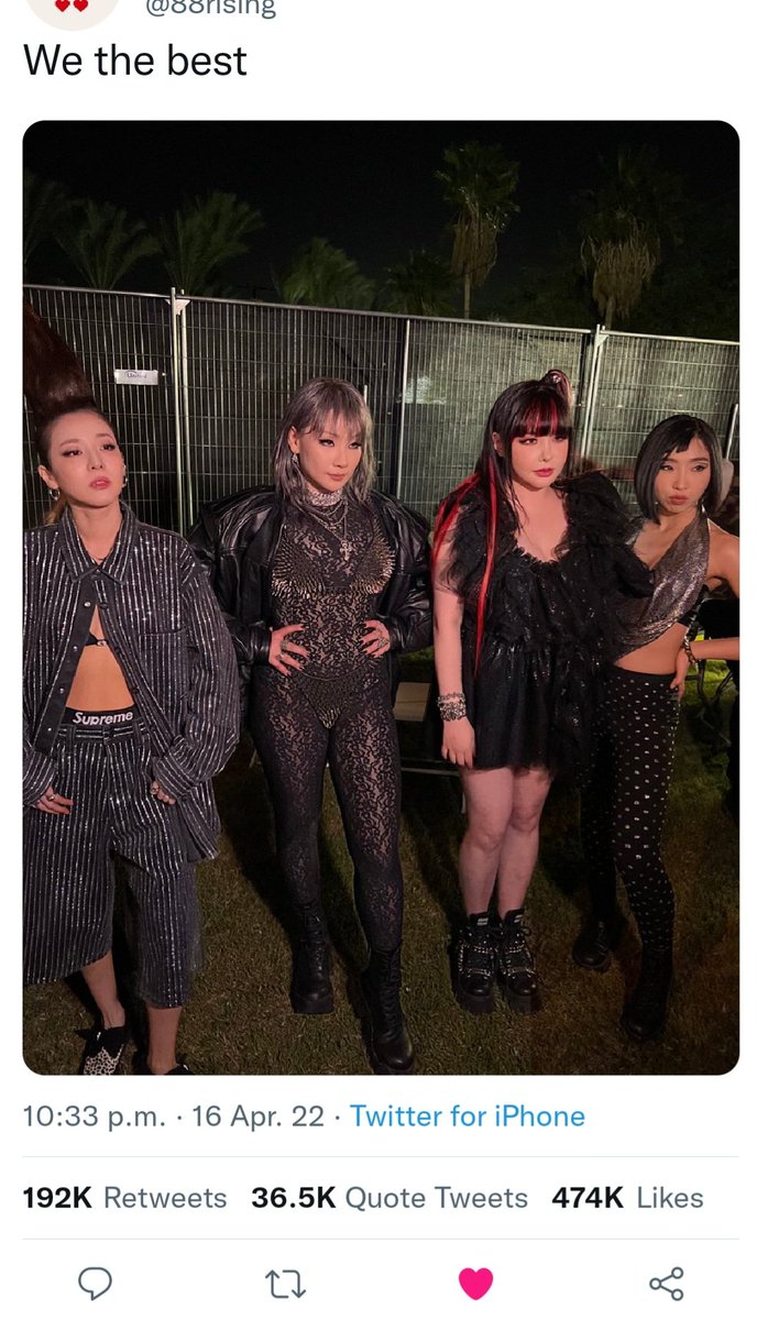 4everblackjack_'s tweet photo. What top did was wrong but you dont have to lie... there were hundreds of hit tweets about 2ne1 last night.. trended #1 worldwide for hours with millions of twts.. everyone was talking about them https://t.co/hpZd8f4HbO