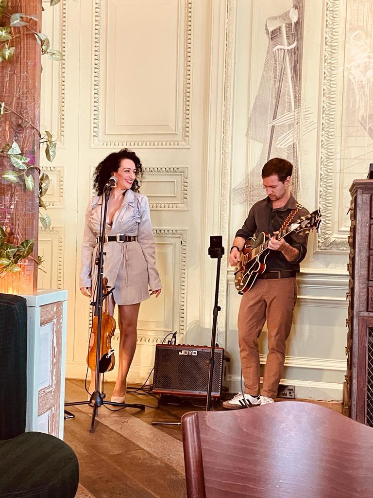 Lovely performance at Rakes Café today! 🙌💕 <a href="/AndazLondon/">Andaz London Liverpool Street</a> 
#music #brunch