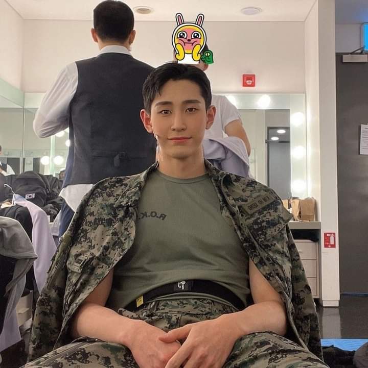 cerdacintya75's tweet photo. #VAV #VAMPZ
#VampzHouse 
@VAV_official @twt_VAV tan guapo  y serio.ese eres tu lou❤🦇🏘🇲🇽❤ https://t.co/HUdTIZnd1p