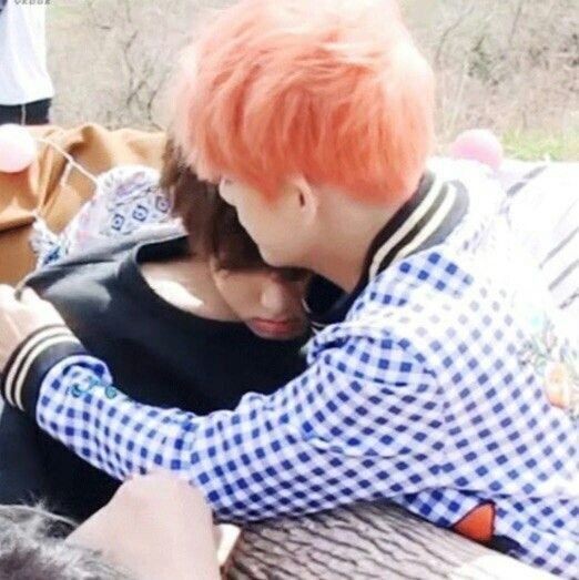w_dreamer_'s tweet photo. #taekookau в котором у Чонгука и Тэхёна сложные отношения, но несмотря на это они все равно любят друг друга. https://t.co/CbdFtdlE8g