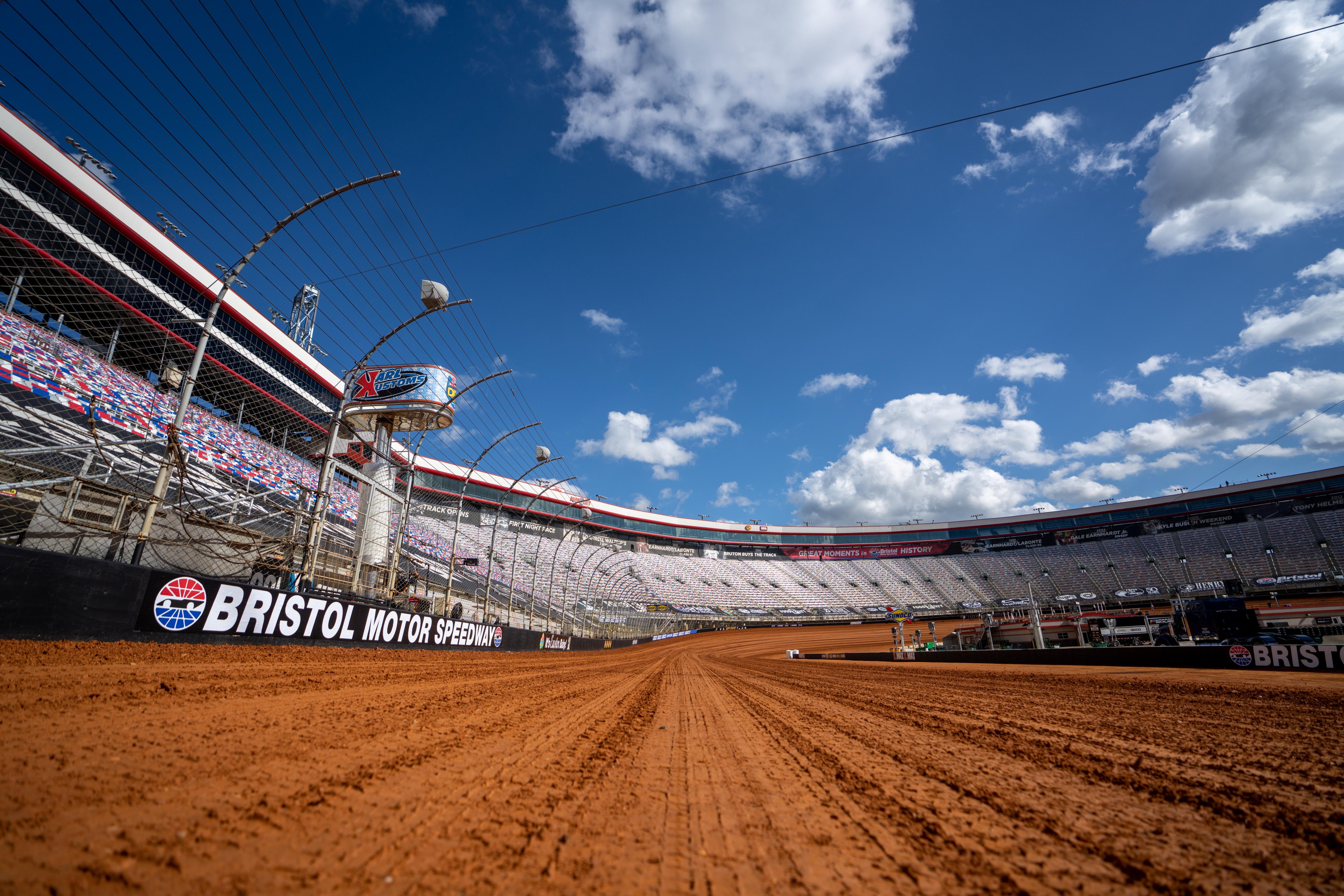 Nascar on twitter 2 5 0 times around tonight https t co 