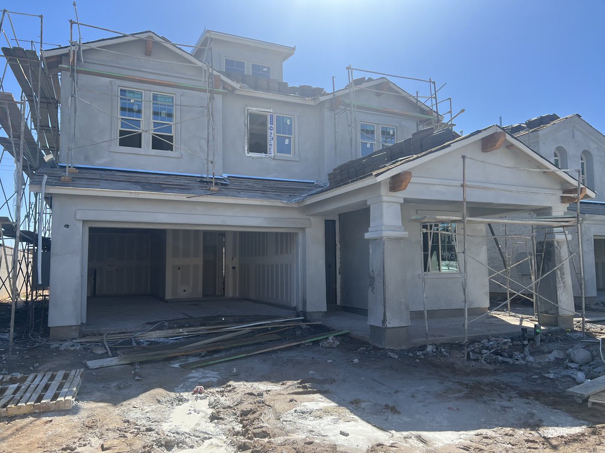 imikeyi03's tweet photo. “How can you afford a house right now?!” 

Avalanche! Well, specifically um..

Crabs…Yetis, and Coqs…. 😜
@PlayCrabada
@YetiFinance
@chikn_nft https://t.co/p0pKhM2Yea