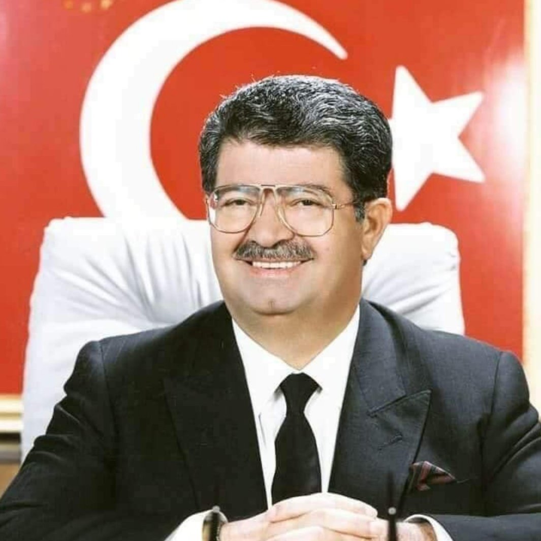 h_gunes52's tweet photo. "Allah’ın verdiği ömrü O’nun izninden başka alacak yoktur. Biz de O’na teslim olmuşuzdur." 

8. Cumhurbaşkanımız TurgutÖzal’ı vefatının 29. Yıldönümünde rahmet ve minnetle anıyorum. Rûhu şâd, mekânı cennet olsun. 
#TurgutÖzal https://t.co/BoLmq9sAl9
