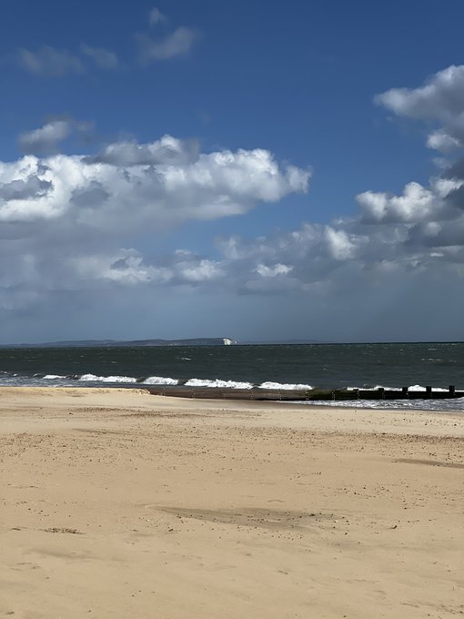 Anyone up to do a beach shoot tomorrow in Bournemouth (depending on the weather)? https://t.co/59ol9<a href="/tag/adultwork"class="tags"><span>#adultwork</span></a>