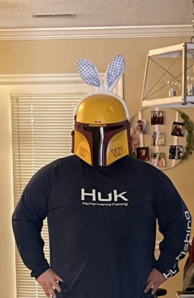Copo_72's tweet photo. Happy Easter to all my @commanders Twitter fam from my #Family to yours! Hope all of you are having a great day! #HappyEaster #Easter #ThisIstheway #TakeCommand #HTTC #Commandalorian #DogsofTwittter https://t.co/lDRI0O9ev5