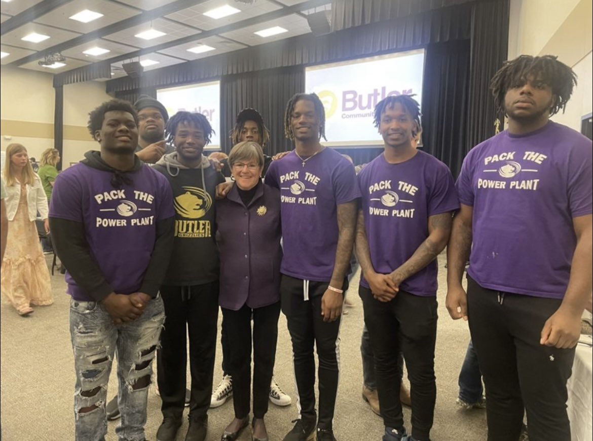 CoachBVignery's tweet photo. What a GREAT weekend for @ButlerGrizzlyFB
Had the opportunity to help with the Governor’s 1 Shoot Turkey Hunt.
#ButlerCares https://t.co/v00yeuViaj