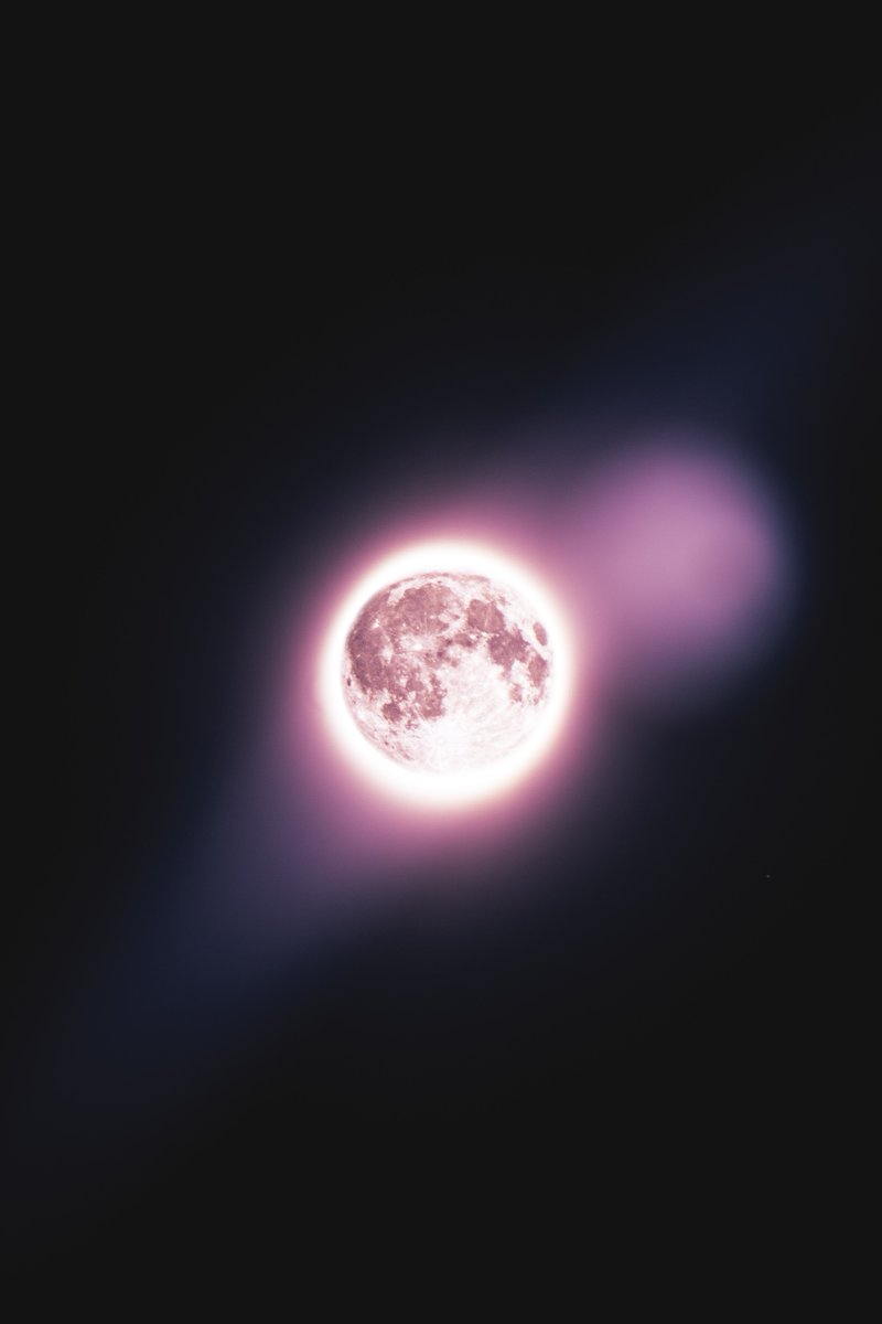 Yosnier_'s tweet image. last night's "pink" moon; full moon in libra
