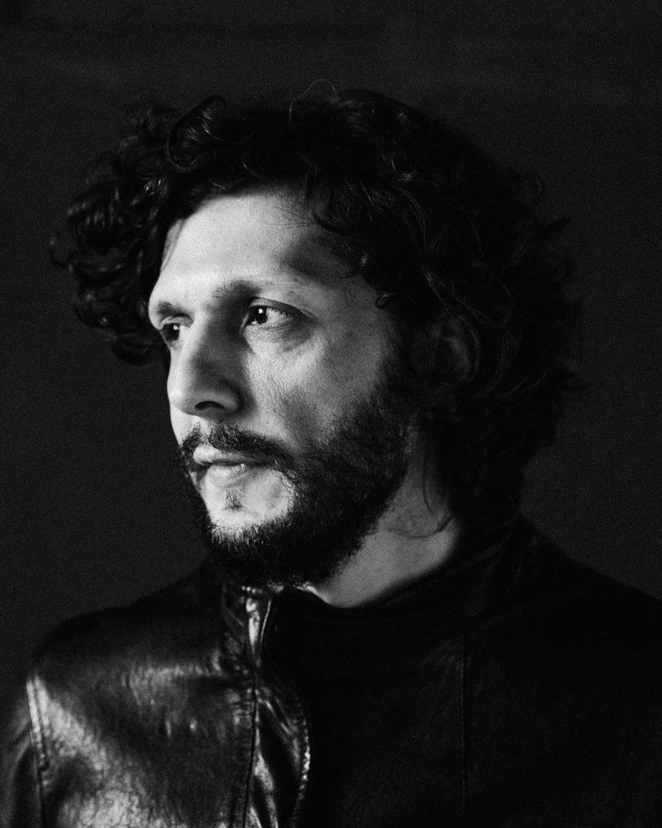 MetaErmal's tweet photo. #22maggio - 18.30 
Salone Internazionale del libro di Torino a presentare #domaniepersempre 
Che onore e che emozione! 🧡 https://t.co/ExOBKqQit1