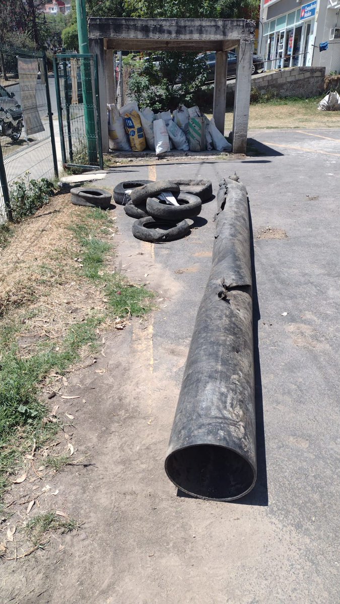 LAURABARRANCO's tweet photo. Jornada en #BarrancaMexico68, recolección de residuos inorgánicos, taller de bombas de semilla y saneamiento del suelo Primer Festival de RestaurAcción Eco-Arqueológica #ParqueNacionalLosRemediosque https://t.co/WP2QauaVn0