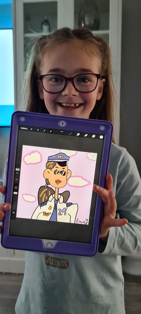 Dad_And_KidsNFT's tweet photo. Hey @KylieDegenner 😁👋

Emmy created this with your @loserclubreborn 

What do you think?
1.Original background 
2.Emmy style background https://t.co/rv4yVIsSti
