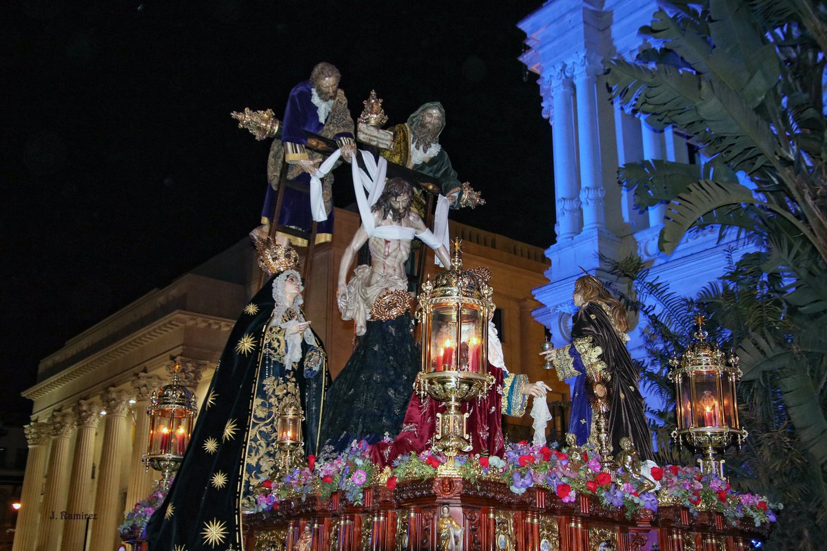 💜Sagrado Descendimiento 💜
Viernes Santo 2022
Málaga