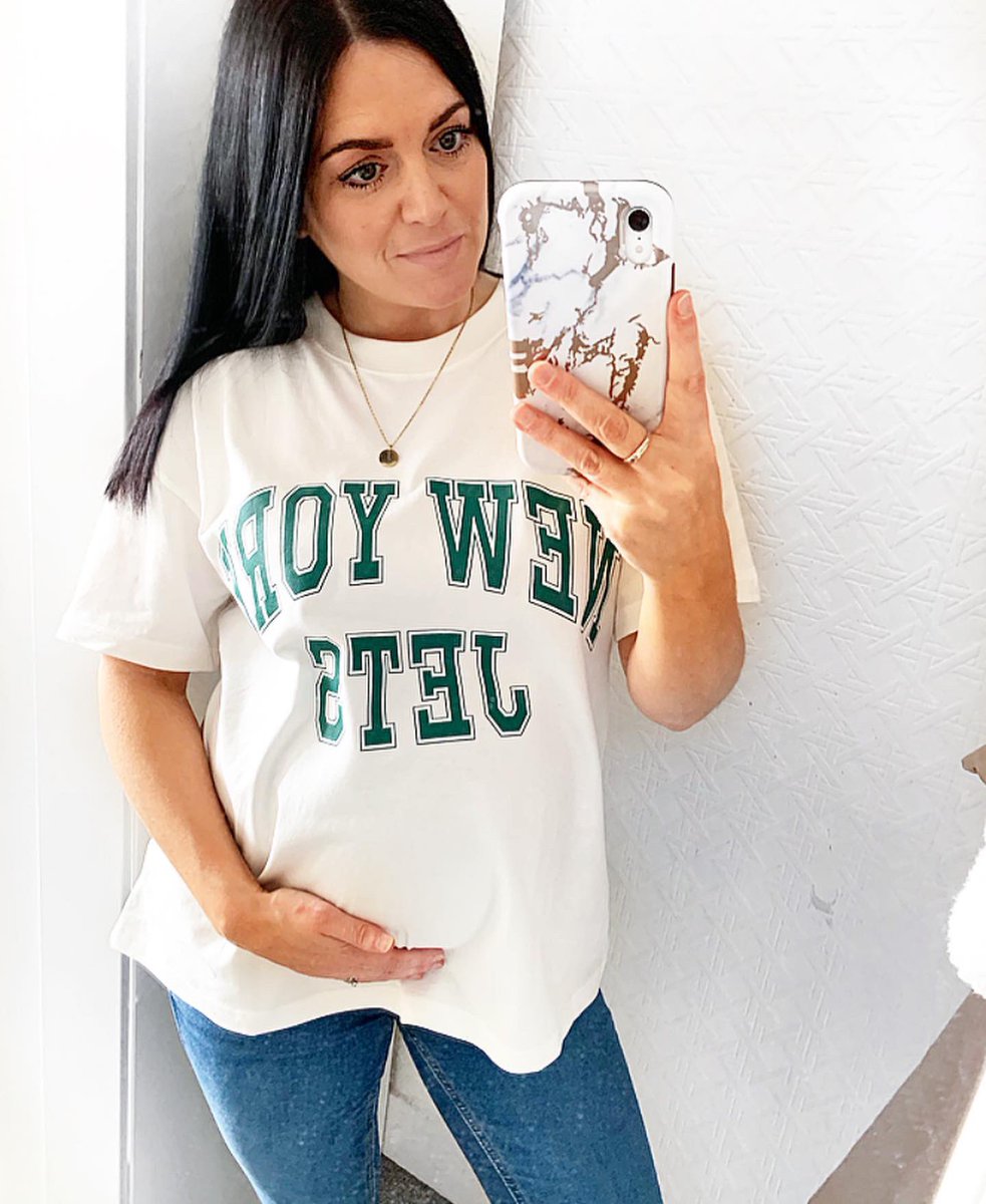 adele1985's tweet image. Happy Easter 🍫🐰 Gorgeous day … sunshine &amp;amp; Chocolate what more can you want? #20weekspregnant #easter