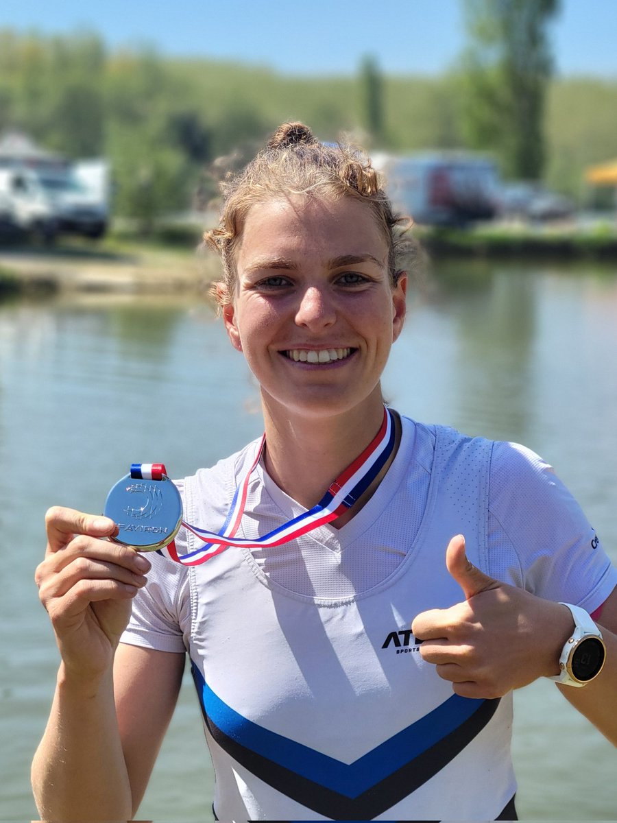 Vice-Championne de Fraaaance 🥳 

Tellement contente de valider cette étape ! 

Et ce n'est que le début !! 🤩 
Maintenant place au plus fun : le retour sur la scène internationale en double avec <a href="/ClaireBve/">Bové Claire • OLY •</a> 👯‍♀️ 🇨🇵 youhouuuuuuu 🤗 #cannotwait

Merci à tous ceux qui ont suivi !