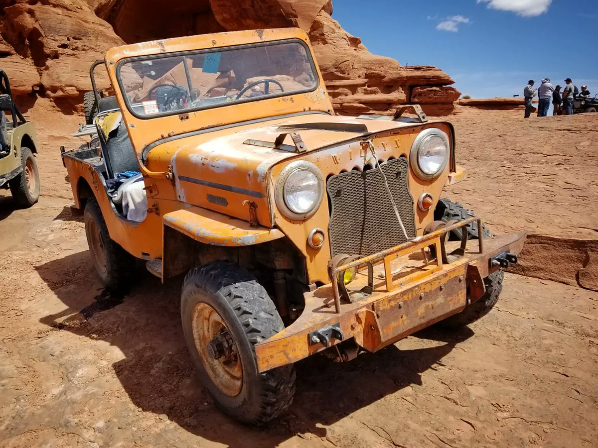 From 70+ year-old flat fenders and driving '22 @Jeep concept 4x4s to everything in between, this year's Easter Jeep Safari didn't disappoint! Tons of coverage coming soon, stay tuned. 👊 #jeep #JeepLife #EJS #easterjeepsafari #crankshaftculture #4x4 #4wd #4xe #offroading #offroad