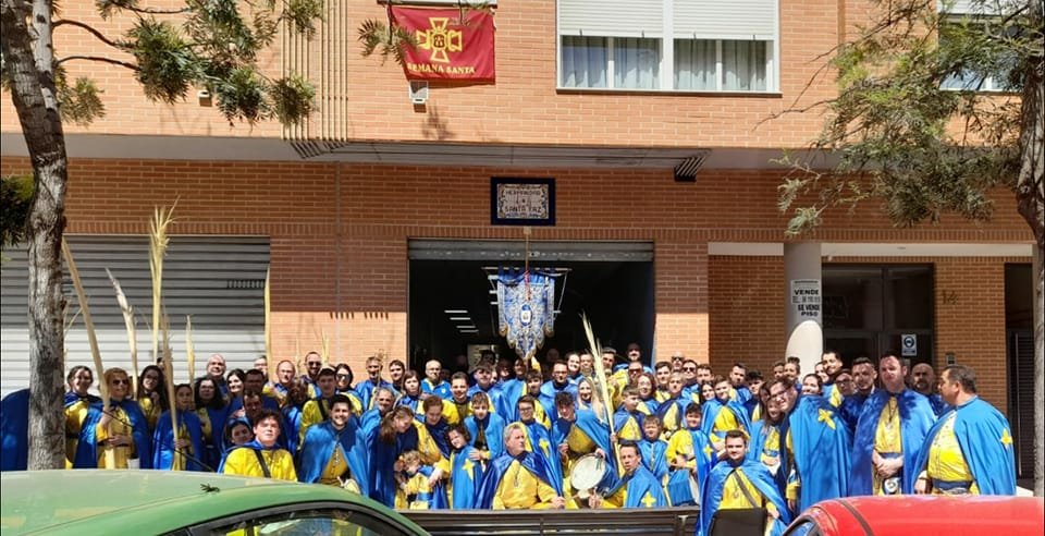 FazTorrent's tweet photo. 🔝 Qué ganas teníamos! qué alegría volver a disfrutar de la solemnidad de nuestra Semana Santa, el respeto y devoción que se siente en cada procesión y el buen ambiente y armonía que se respira en la Santa Faz.
#SSantaTorrent22 https://t.co/5SeIgvWQPf
