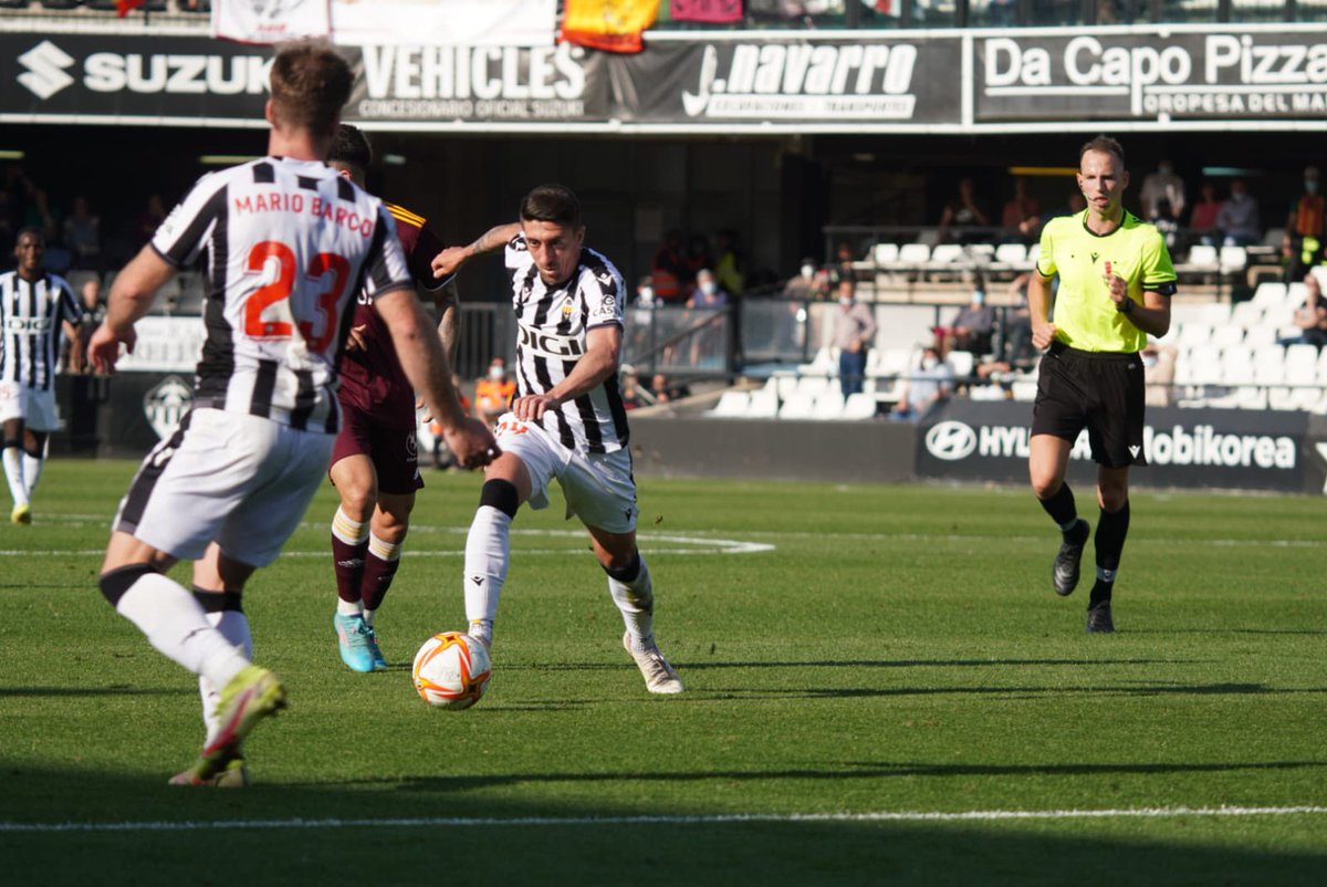 agrupalbinegres's tweet photo. 0-0 a Castália🏟️
Teniem davant al @AlbaceteBPSAD lider de la competició. Avui només ens ha faltat fer gol ⚽️, hem tingut moltes ocasions. Res paregut a el vist dels últims partits, jugant així tenim opcions de pay off.

#SomAgrupacio

PAM PAM ORELLUT! https://t.co/gFmOjJzUYj