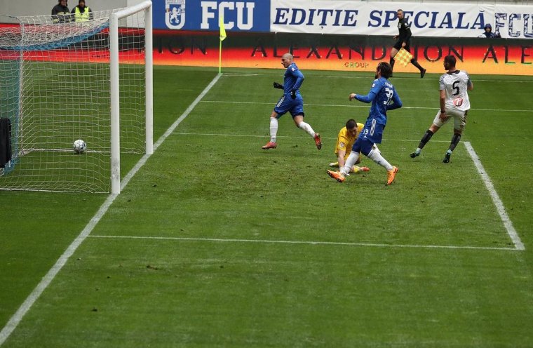 LaSolapaOk's tweet photo. #EntrerrianosPorElMundo | #Liga1 🇷🇴

Juan Bauza metió un gol en la goleada 4-0 de U Craiova ante FC Académica Clinceni por la 5° fecha de la Ronda Descenso de la Primera División rumana. https://t.co/YcyW6ENdZ6