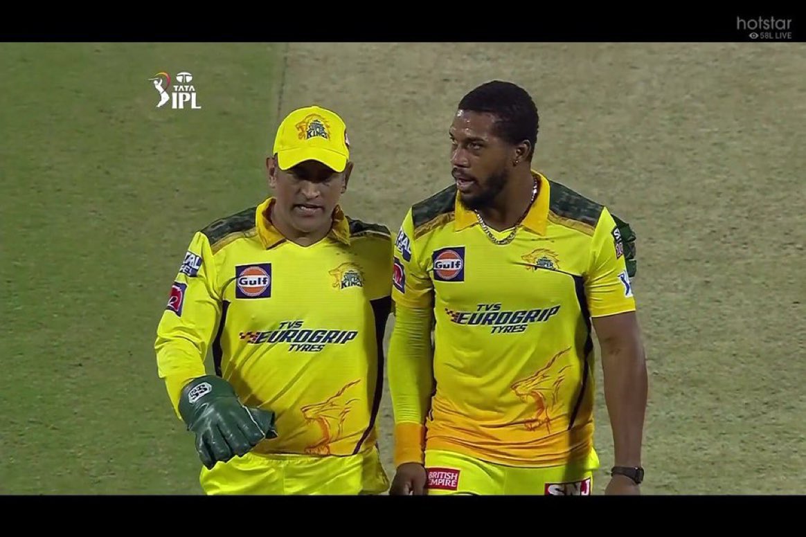 cricadharsh's tweet photo. Had CSK won the game, this pic would be all over twitter as the reason for the win https://t.co/3QGm7iSaWa