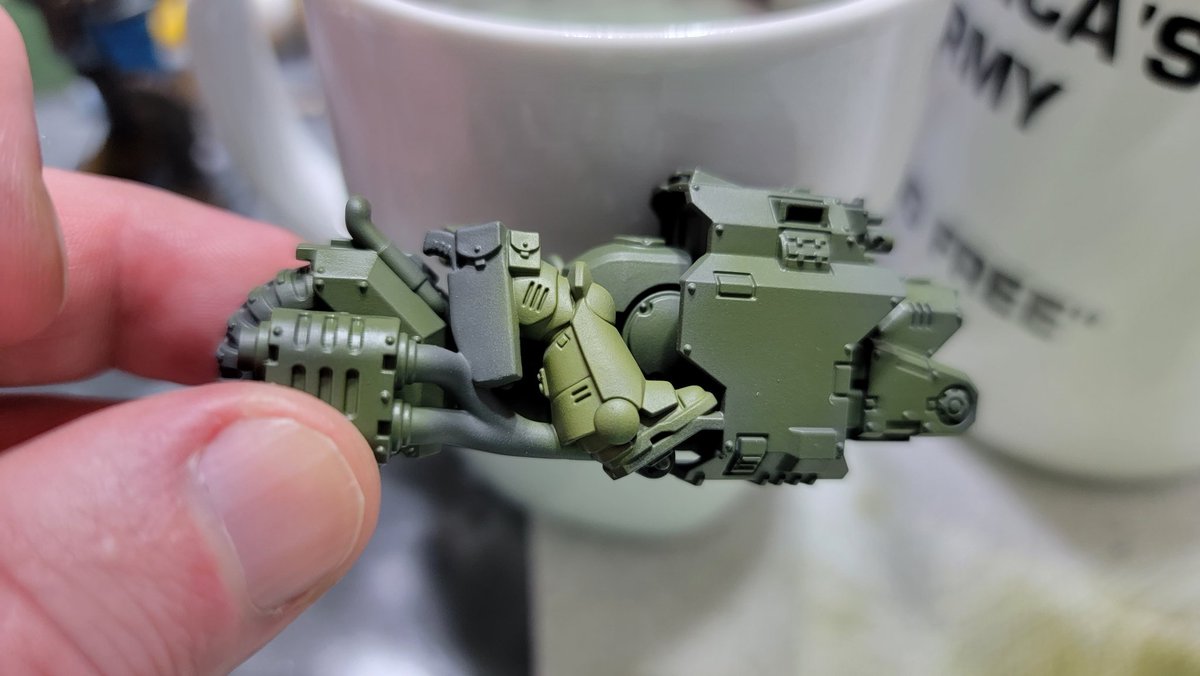 PlasticHobbies's tweet photo. Trying to complete a Raptor Chapter Outrider using mostly airbrush. #PaintingWarhammer #paintingminiatures #raptorchapter #40k #hobbystreak #gamesworkshop #warhammer40k https://t.co/9DoH6j3MnQ