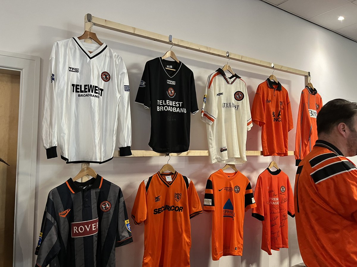 FitbaColours's tweet photo. Football Kit Con 2022 @FootballKitCon #fitbacolours https://t.co/wHm2RkHRdy