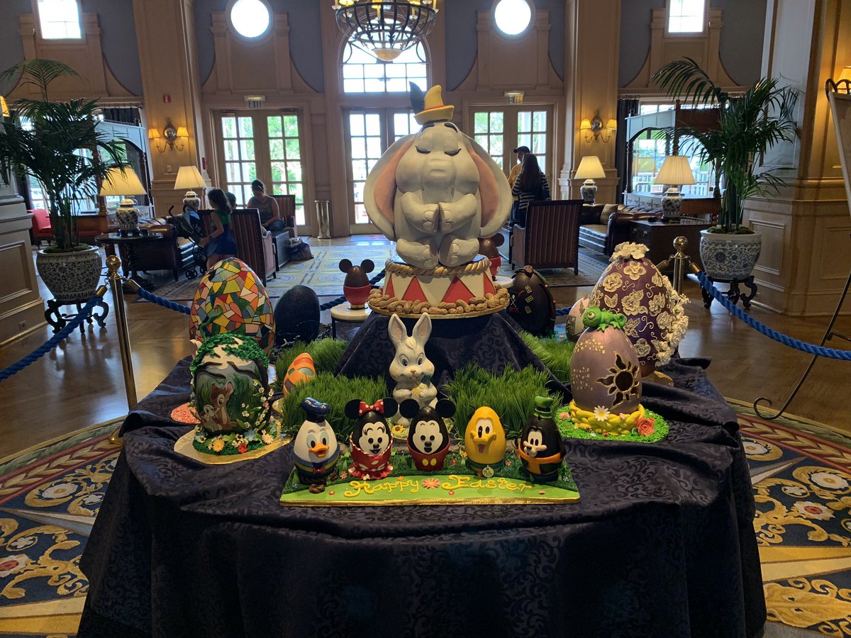 DesignsMNST's tweet image. Happy Easter!! Throwback to the 2019 Easter Egg display at the Beach Club 🐰 #Easter #WaltDisneyWorld #beachclub #disneyworld
