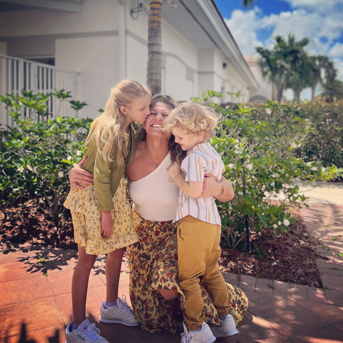 KaylaH's tweet photo. He is Risen. 🤍 https://t.co/Taepsy47wa