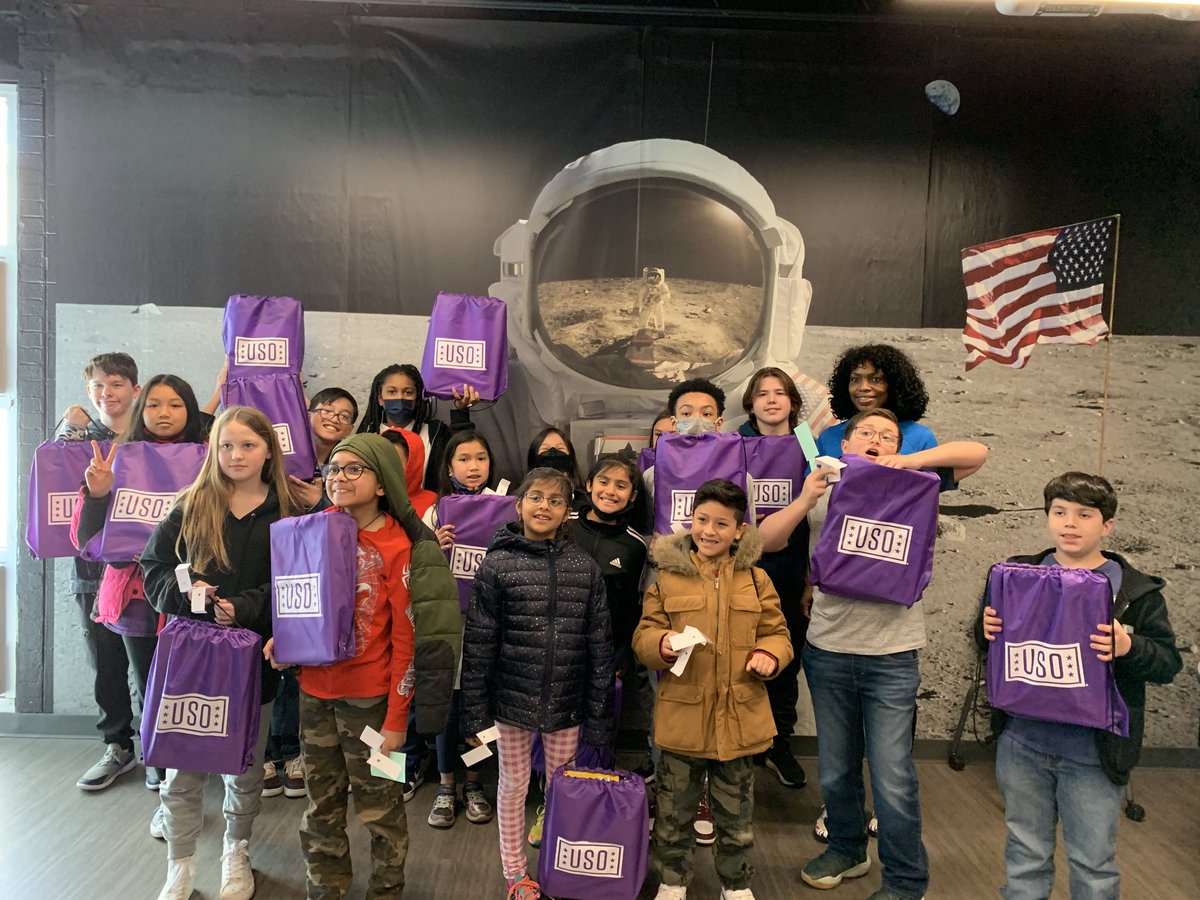 ChallengerStaff's tweet photo. We had a very fun weekend with @USO_of_Illinois working on our STEM skills and even going on a Mission to Mars!
#ChallengerLearningCenter #USOIllinois #STEM #STEMed #MissionToMars https://t.co/JqKW8dJSpL