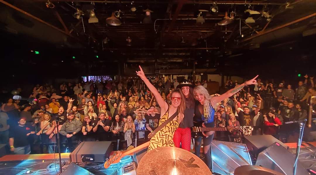 XTheDeadCorpsX's tweet photo. Hey Dead Corps! It's #DeadCorpsSunday again! As each one of us knows, there is no fan club nearly as close-knit, welcoming, &amp; inclusive as what these amazing ladies created. With the tour wrapping up, it'll be great to see what's next! Love to you all! @thedeaddeads #DeadCorps https://t.co/wXvmilMonu