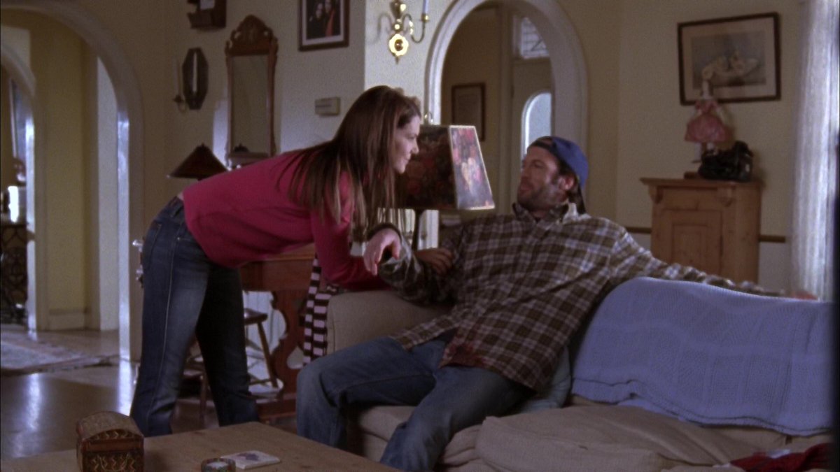 lorelai taking care of drunk luke <3