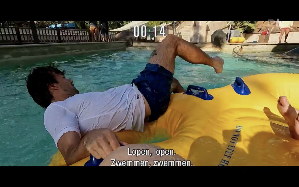 JLoeys's tweet photo. #DeMol 
LO-leerkrachten die langs de kant zitten en geen kloten doen: https://t.co/X8cI0OVxEL