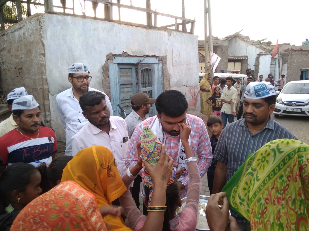 62Wadhvan's tweet photo. 🔹આમ આદમી પાર્ટી

💥જનસંવાદ કાર્યક્રમ💥

મુખ્ય મહેમાન = રાજુભાઈ કરપડા ( પ્રદેશ પ્રમુખ = કિશાન સેલ)

💁🏻‍♂️ગામ: નગરા 
💁🏻‍♂️તાલુકો:વઢવાણ 
(વઢવાણ વિધાનસભા)
💁🏻‍♂️ સુરેન્દ્રનગર જિલ્લા https://t.co/TLOZfAhuCw