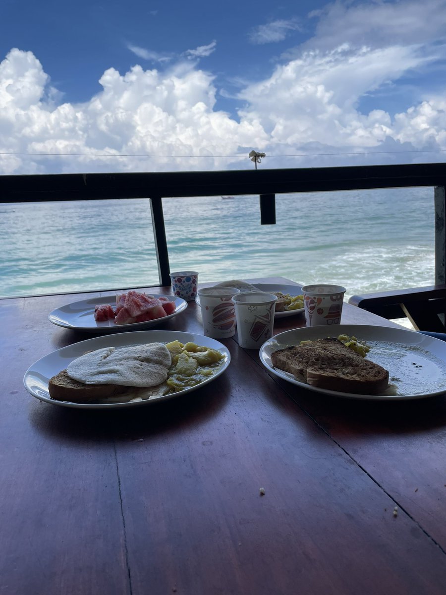 iavisake's tweet image. In Varkala 🍀