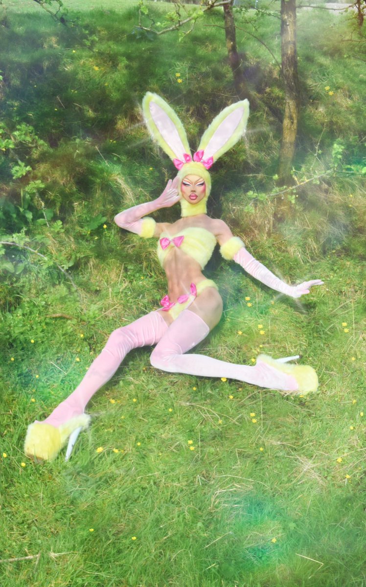 smintyd's tweet photo. feeling seggsy 🐰 https://t.co/d3wE0grFDl
