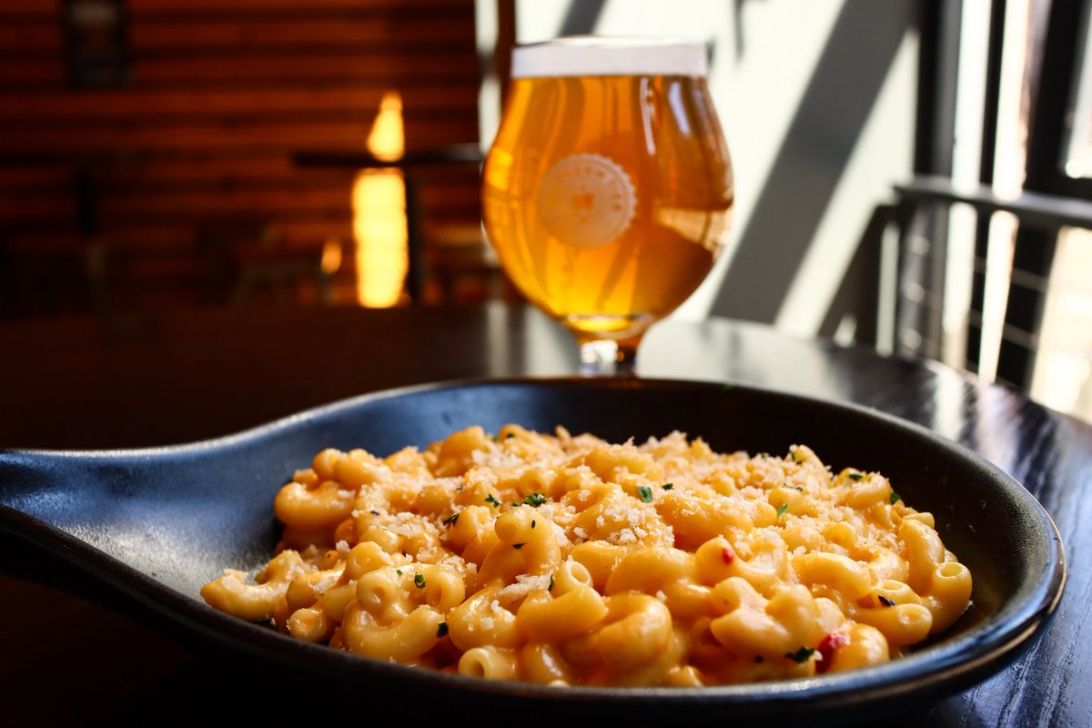 Winding down <a href="/CLEMacNCheese/">Cleveland Mac N Cheese Week</a> week with the Baked Macaroni and Pimento Cheese from <a href="/stbcbeer_cle/">Southern Tier Cleveland</a>. 🧀

#clevelandmacncheeseweek