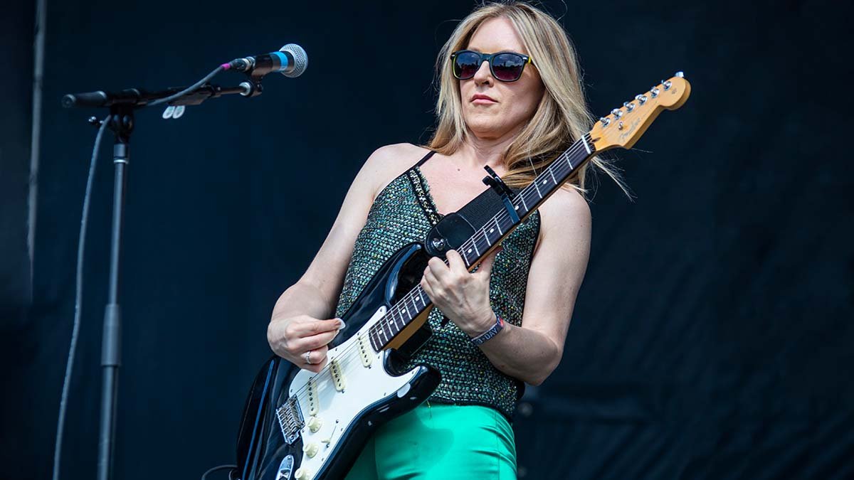 Happy birthday today to Liz Phair! 