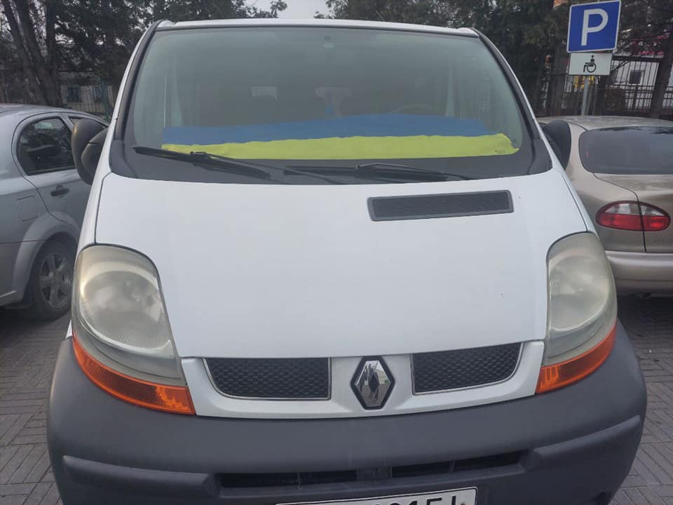 Alina_OKeeffe's tweet photo. First trip of our #Renault mini van!☺️🙌 We carried three parcels - noodles to #Chernihiv, medicines to Amosov heart clinic and other surgical equipment to the hospital 💙💛 Thank you to everyone who donated!  #StandWithUkraine️

If you want to help ⤵️
https://t.co/BzoWeAYcld https://t.co/e0UbsGVEHU