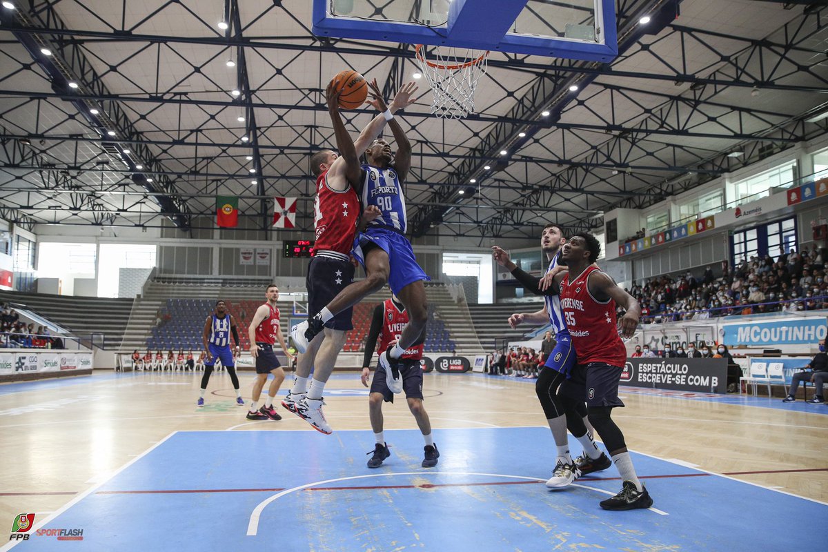 fpbasquetebol's tweet photo. 🏀 @UDObasket 66-84 @FCPorto 
🏆 𝐋𝐢𝐠𝐚 𝐁𝐞𝐭𝐜𝐥𝐢𝐜 𝐌𝐚𝐬𝐜𝐮𝐥𝐢𝐧𝐚 (2.ª fase - 4.ª jornada do Grupo A)
📍 Pavilhão Dr. Salvador Machado
⭐ @JonArledge (17pts, 12res) 
📊 https://t.co/lVXgigEdsu

#SomosBasquetebol #LigaBetclic https://t.co/505H2vESQB