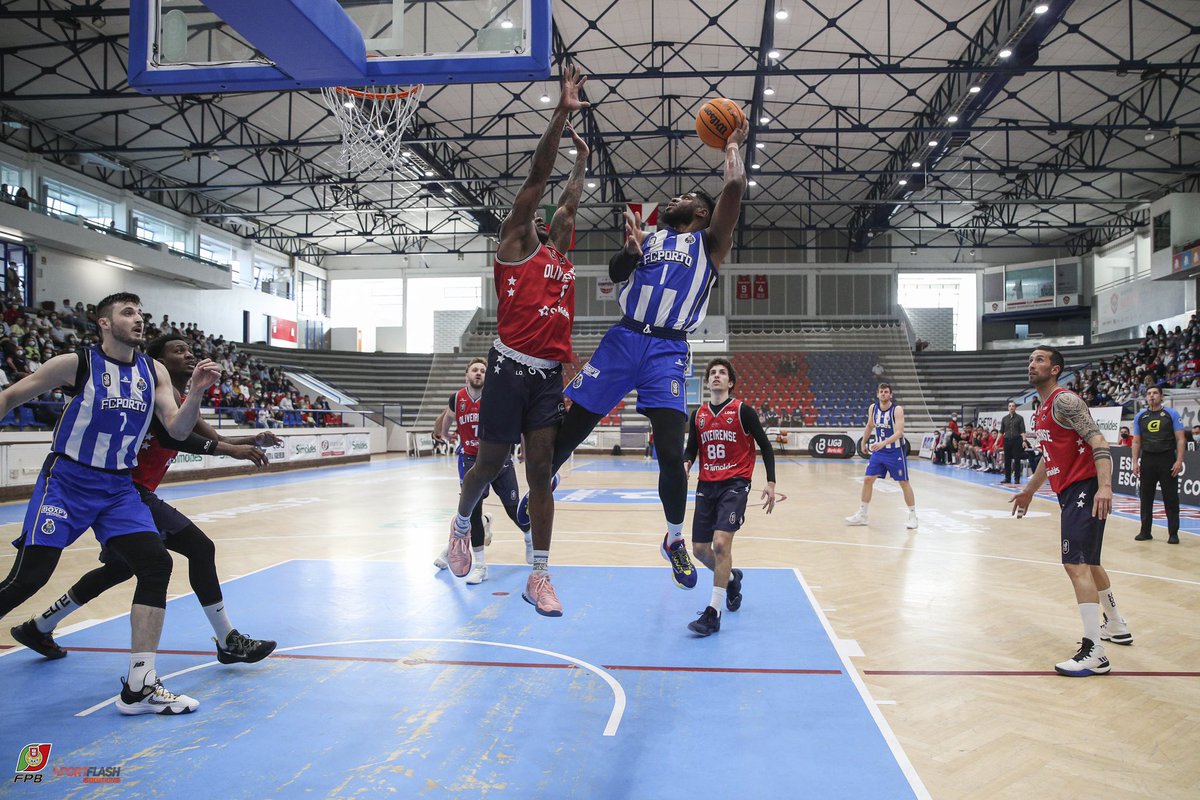 fpbasquetebol's tweet photo. 🏀 @UDObasket 66-84 @FCPorto 
🏆 𝐋𝐢𝐠𝐚 𝐁𝐞𝐭𝐜𝐥𝐢𝐜 𝐌𝐚𝐬𝐜𝐮𝐥𝐢𝐧𝐚 (2.ª fase - 4.ª jornada do Grupo A)
📍 Pavilhão Dr. Salvador Machado
⭐ @JonArledge (17pts, 12res) 
📊 https://t.co/lVXgigEdsu

#SomosBasquetebol #LigaBetclic https://t.co/505H2vESQB