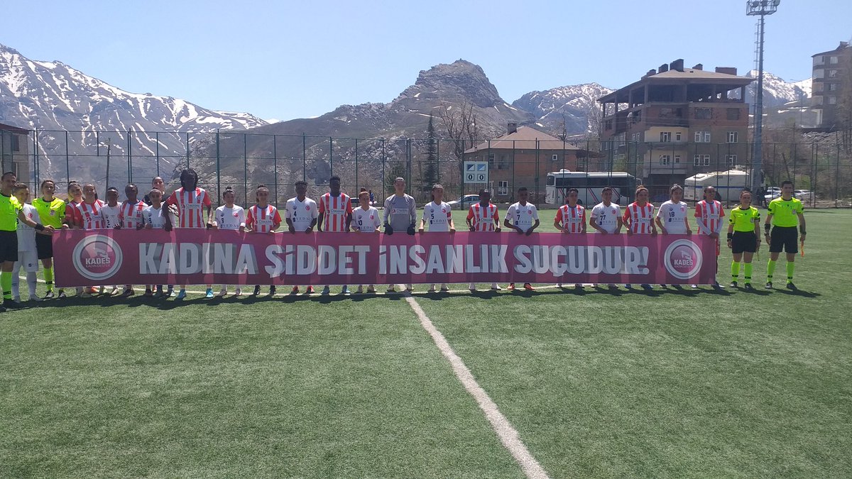 MetinTaylanci's tweet photo. Hakkari Maci Öncesi . https://t.co/7iEwNXnHK1