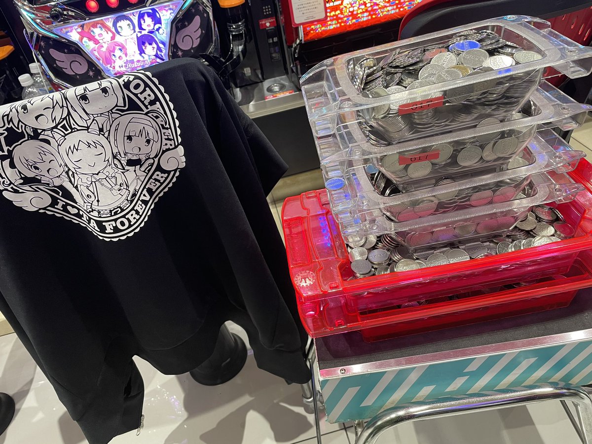 melon_280's tweet photo. Aツイン撤去…
もうホールでは打てないっていう事実がめっちゃショックだし悲しいし寂しい…(´;ω;)今まで沢山楽しませてくれてありがとう！
こんなに自分がショックに感じてて、ガチで好きだったんだって自覚してる…
この台だけは、いつか本気で実機買いたいな( ≡>ω<≡ ) https://t.co/K0HNlyw3tY