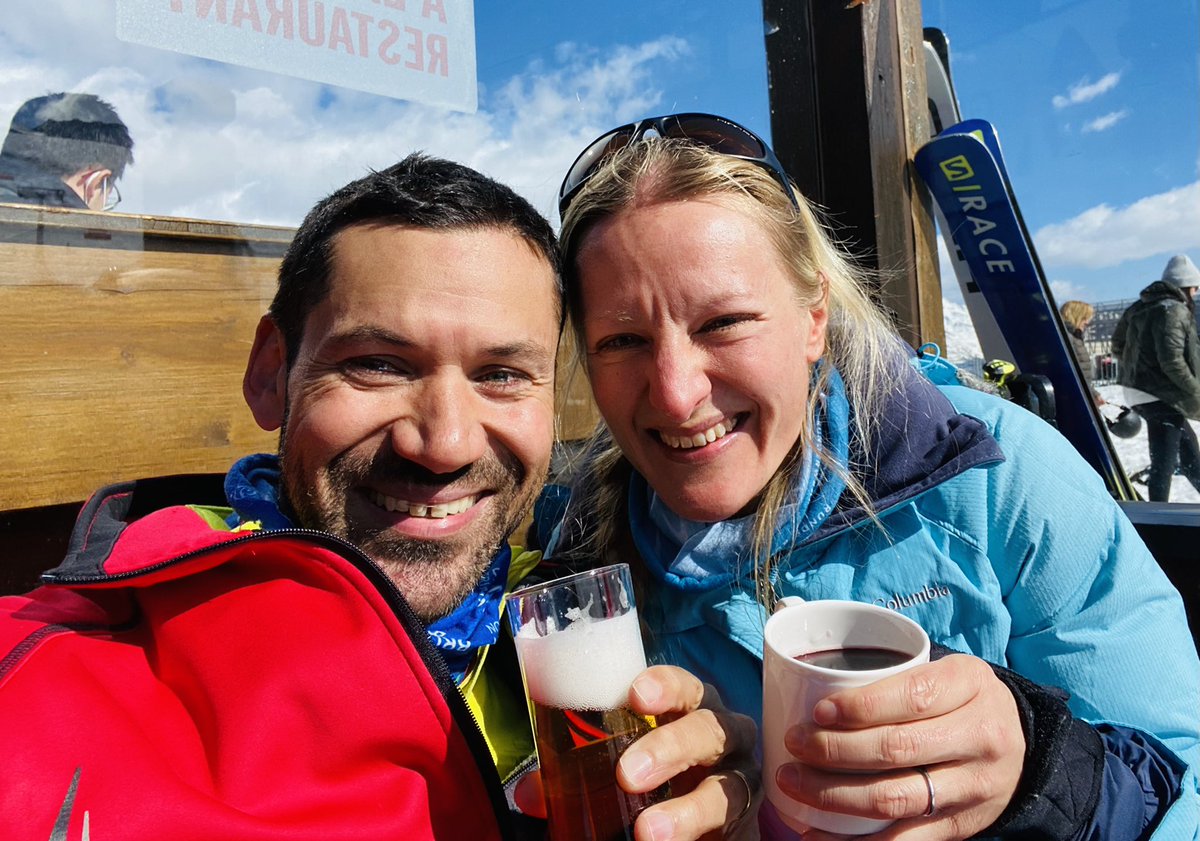 polly_jacobs's tweet photo. #HappyEaster #familyfun #skiing with @NealJacobs13 @camjacobsrunner https://t.co/hgfLsG3HkM