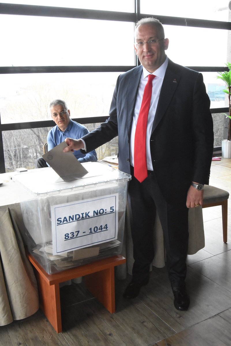 ihracatdaib's tweet photo. Doğu Anadolu İhracatçılar Birliği 2021 yılı Olağan Seçimli Genel Kurulu yapıldı.
#Daib Başkanı Ethem Tanrıver yeniden Yönetim Kurulu Başkanı olarak seçildi. Başkanımıza ve Yönetim Kurulumuza çalışmaları için teşekkür ediyor, önümüzdeki dönemde başarılar diliyoruz.. https://t.co/EGuP7CKPMO
