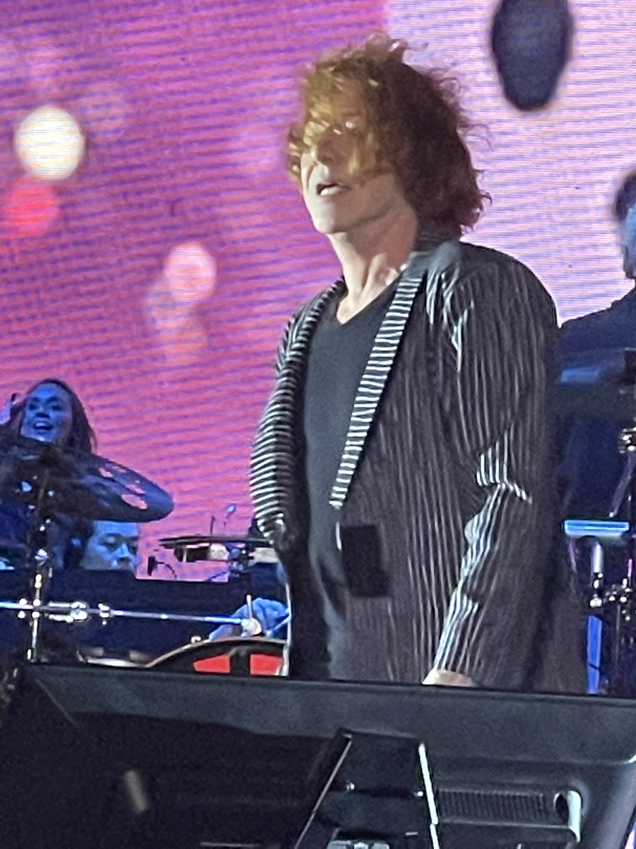 lmburcham's tweet photo. @dannyelfman you killed it at Coachella. That was so fun! https://t.co/uyszLTg5d5