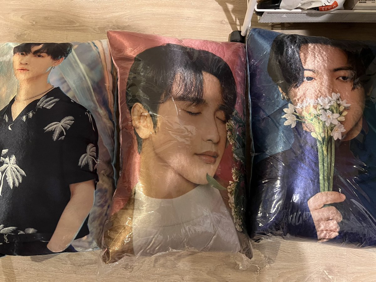 PuiiiJ's tweet photo. 3 ใบ 100 ค่าส่ง 50 บาท สนใจทักค่ะ #ตลาดนัดอากาเซ่ #ตลาดกัซ https://t.co/MyXtJq6lHQ