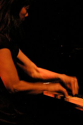 On #Space @LisaUlln (pic:#SOConnor) #piano #ElsaBergman #bass + #AnnaLund #drums express #harmonized tones w. single #key clips #cymbal vibrations + #string thumps #encompassing #lowercase + #informal motifs Review: jazzword.com/one-review/?id…
#Sweden #freejazz #freemusic #improvjazz