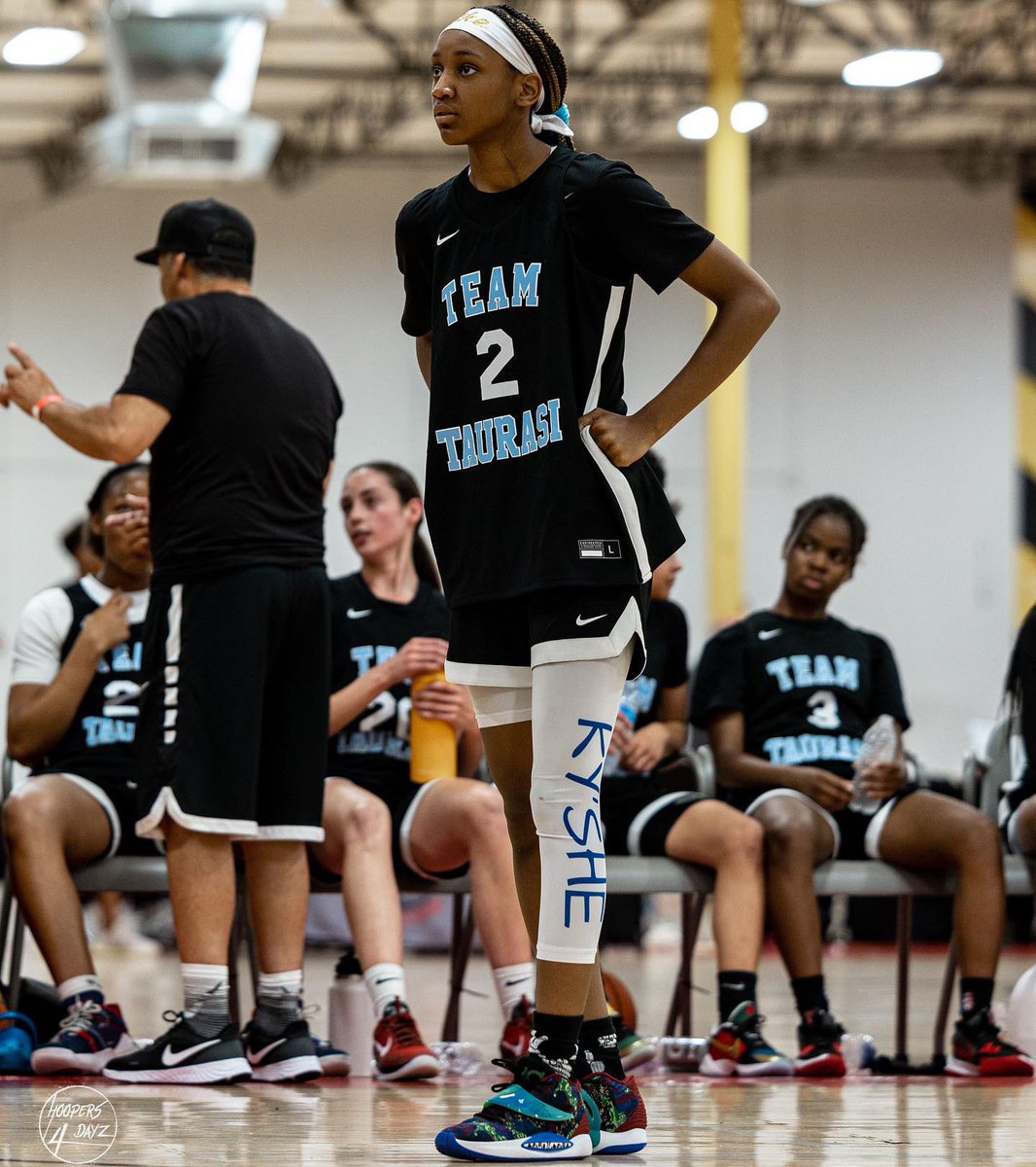 destiny_kyshe's tweet photo. Ky’She Focus! .@Cal_Storm1 Playing on 17U & 16U #EYBL #nike #kyshe #calstorm https://t.co/R91NQafjRx